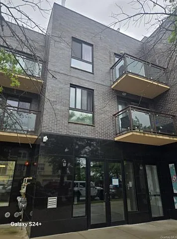21410 15th Ave #2E — Photo 1