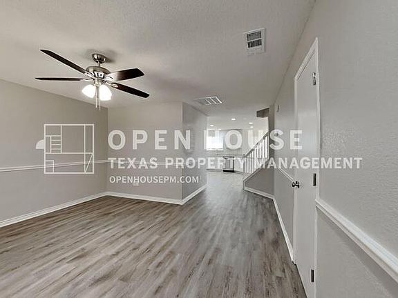 3rd image of 8206 Leaning Oak Ct