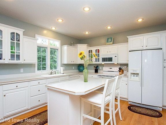 4th image of 9808 Biscayne Dr