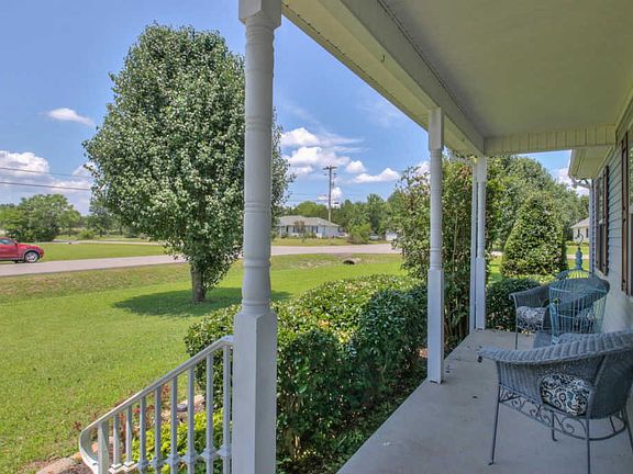 5th image of 314 Sierra Dr