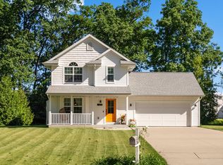 4333 Fox Hills Dr, Janesville, WI 53546