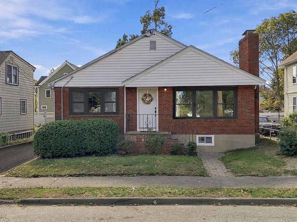 1st image of 40 Dix St