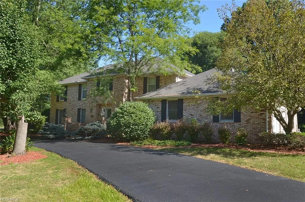 1295 Virginia Trl photo 1