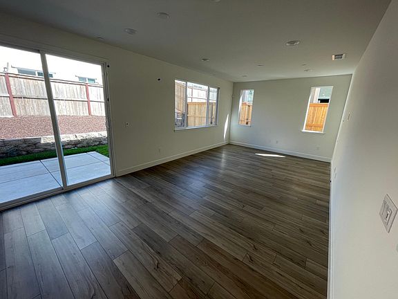 4th image of 4404 Sanderson Dr