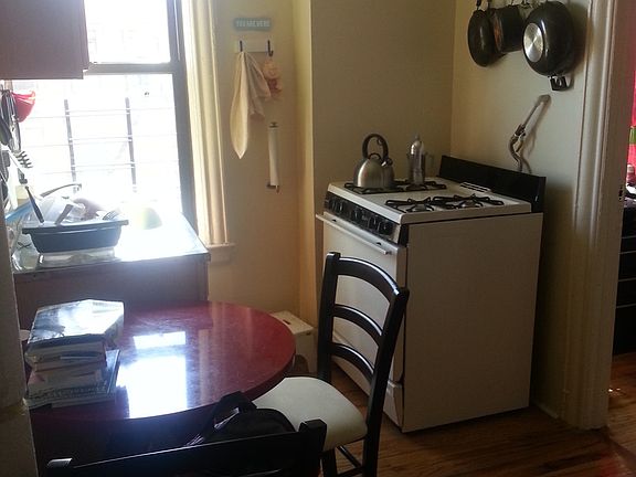 4th image of 121 Jefferson Ave APT 19