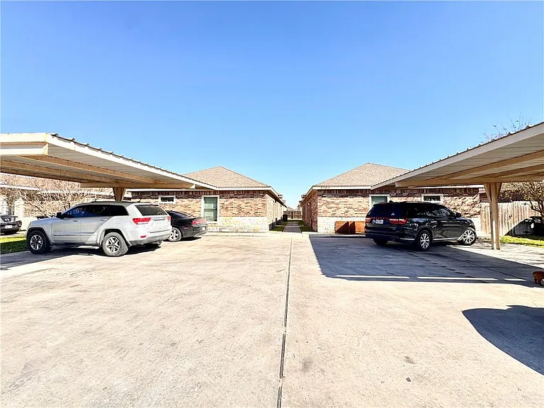 2703 E Garfield Ave #A — Photo 1