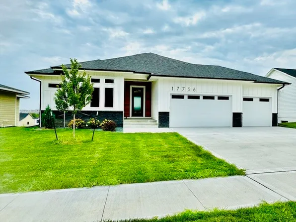 17756 Townsend Dr, Clive, IA 50325