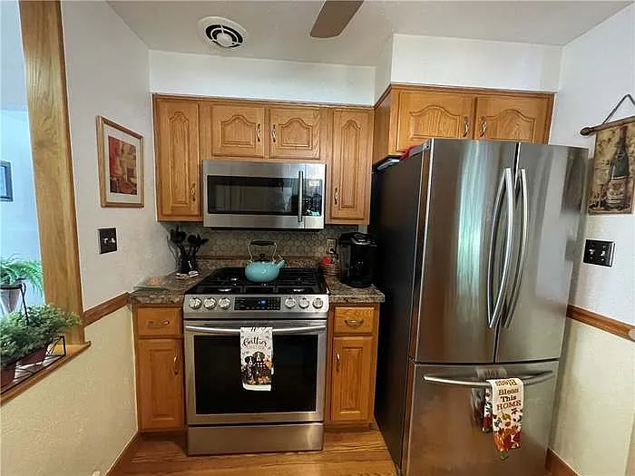222 Rolling Dr — Photo 9