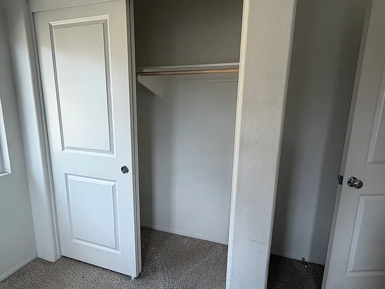 251 Saratoga Ct — Photo 42
