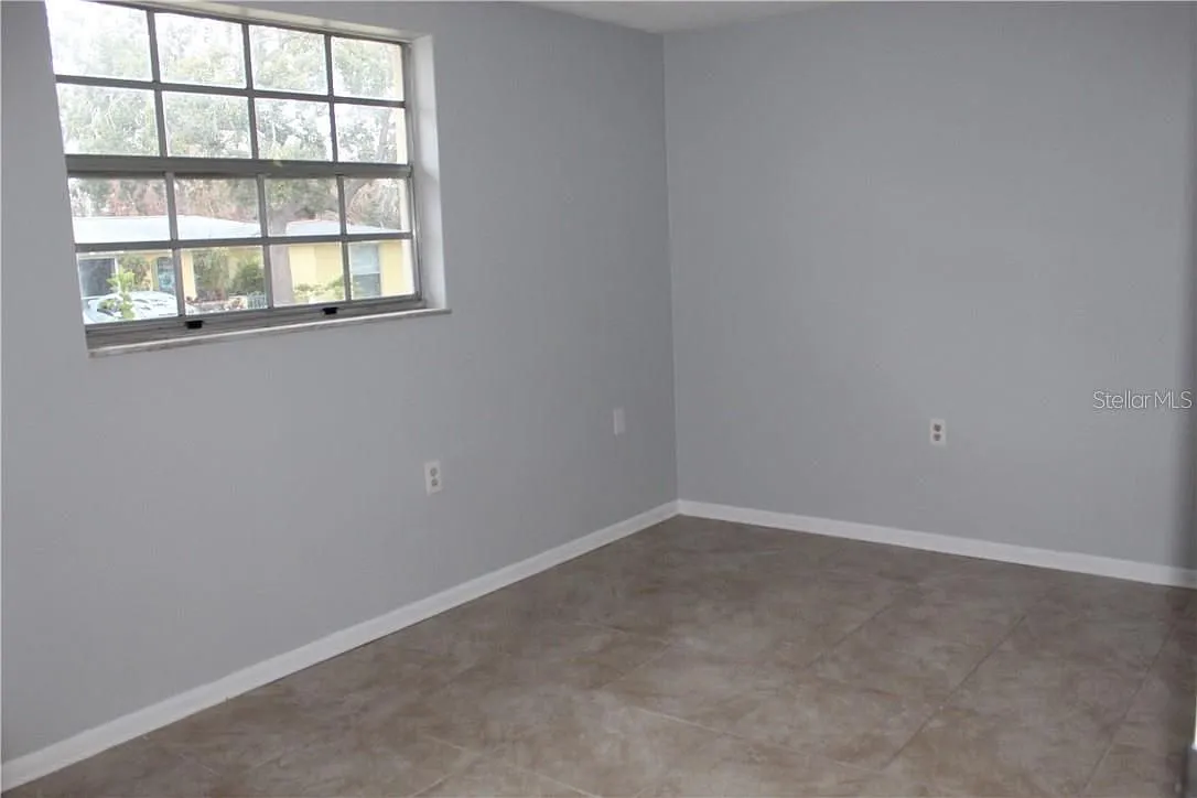 3 bed, 1.0 bath, 936 sqft, $1,595 — Photo 3
