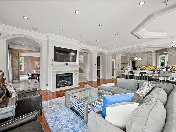 5th image of 15301 Robin Anne Ln