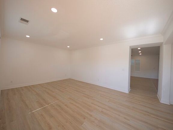 2nd image of 7 Diamondwood Ct