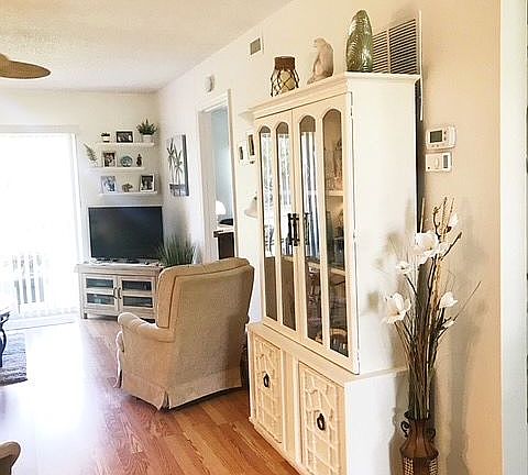 Dinette, Living Room