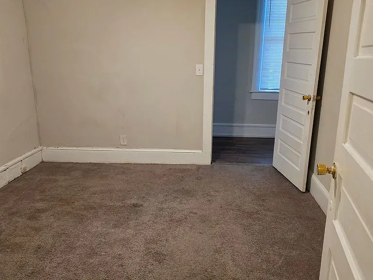 406 Park Ave — Photo 5