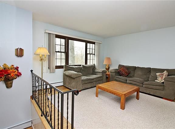3rd image of 573 W Brook Dr