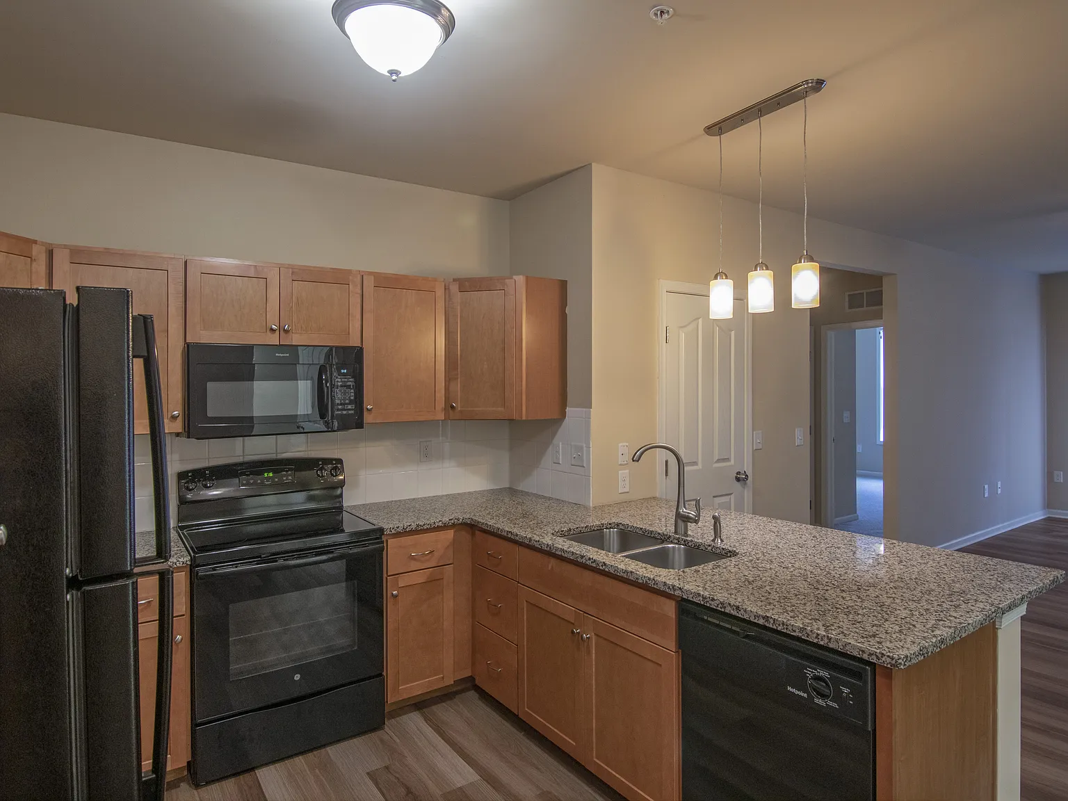 Brooks Edge Apartments — Photo 3