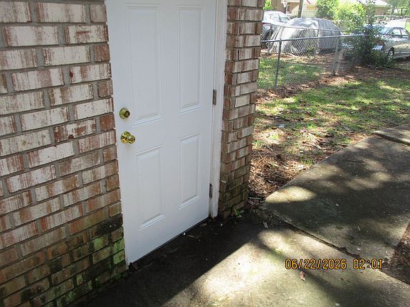 2nd image of 1904 Elkhorn Ln #B