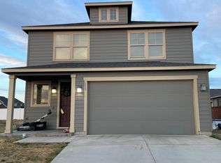 111 N Zeus St, Moxee, WA 98936