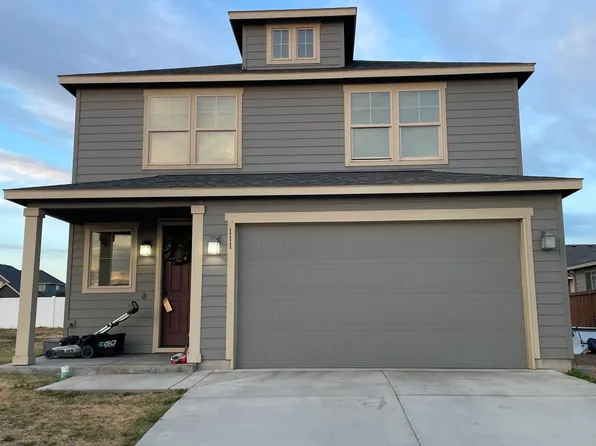 111 N Zeus St, Moxee, WA 98936