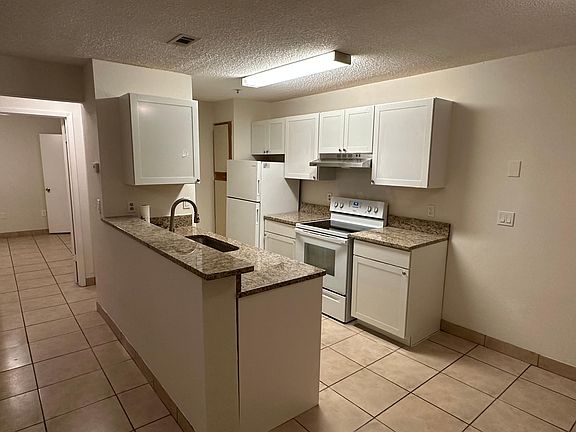 5th image of 976 Leeward Pl Unit 101