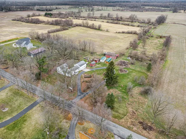 18501 I Dr N, Marshall, MI 49068