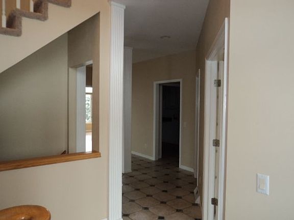 4th image of 319 Birchwood Ln