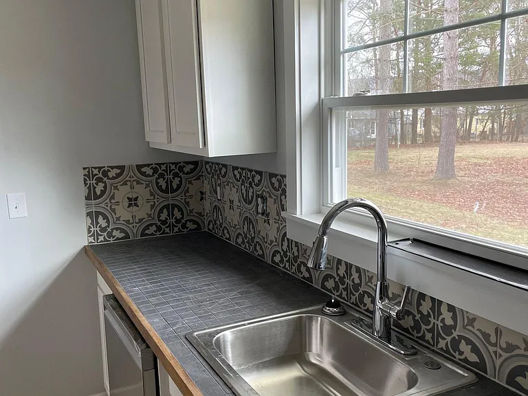 1884 Castle Dr — Photo 17