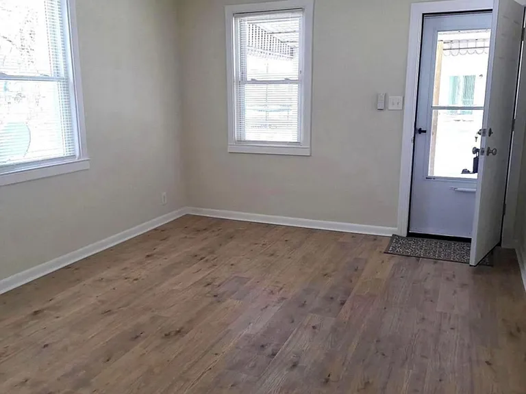 403 Trenton Ct — Photo 4