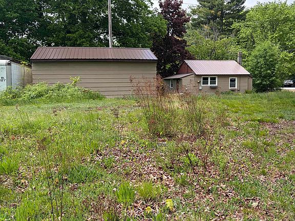 3rd image of 190 Leavitt Road