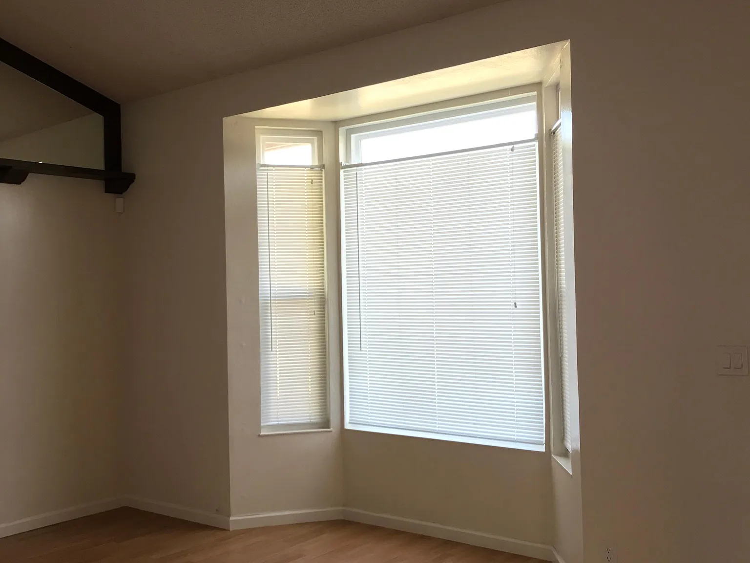 3 bed, 1339 sqft, $3,300 — Photo 2