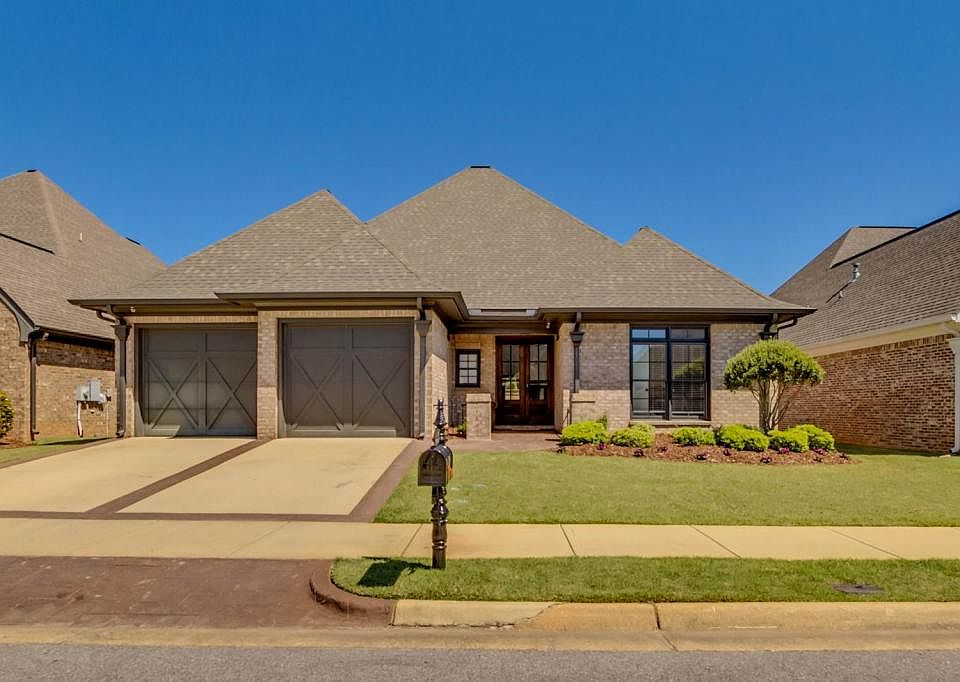 1st image of 713 Cambridge Ln