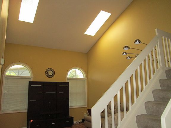 4th image of 3247 N Daniels Ct