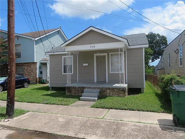 715 Dolhonde St — Photo 1