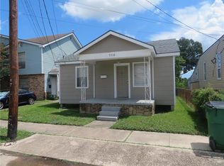 715 Dolhonde St, Gretna, LA 70053