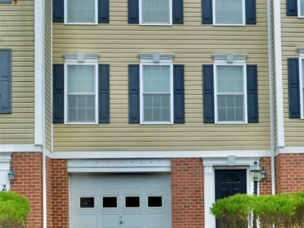 203 Persimmon Ln, Canonsburg, PA 15317