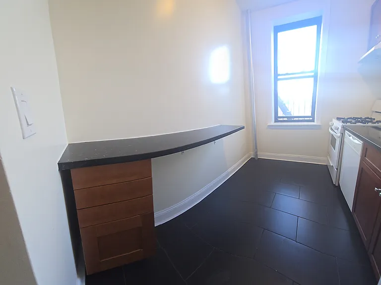 3401 Parsons Blvd #C4 — Photo 7