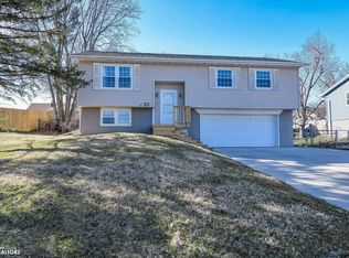 2228 Gary Ct, Marshalltown, IA 50158