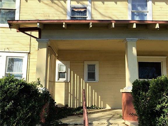 4th image of 309 W San Saba St
