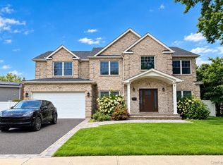28 Fern Dr E, JERICHO, NY 11753
