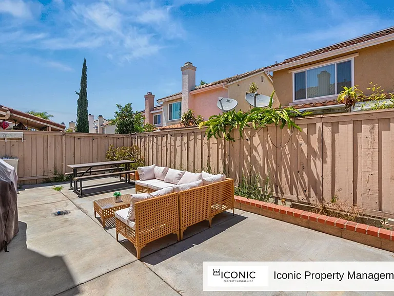10806 Westonhill Dr — Photo 33
