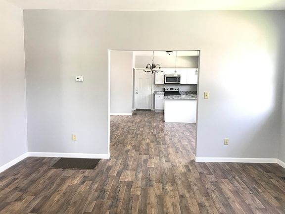 3rd image of 213 S Castle St