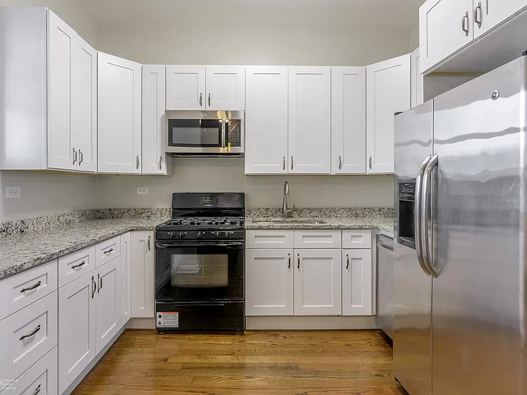 4540 N Sheridan Rd #1 — Photo 17