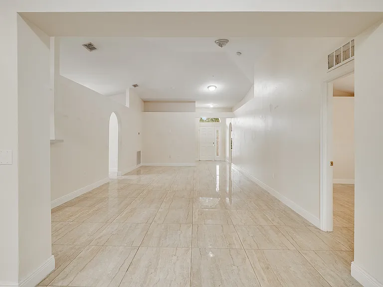 537 Mason Dr — Photo 35