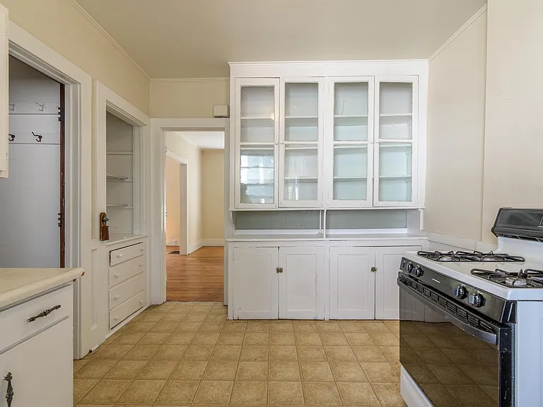 760 Harvard St — Photo 10