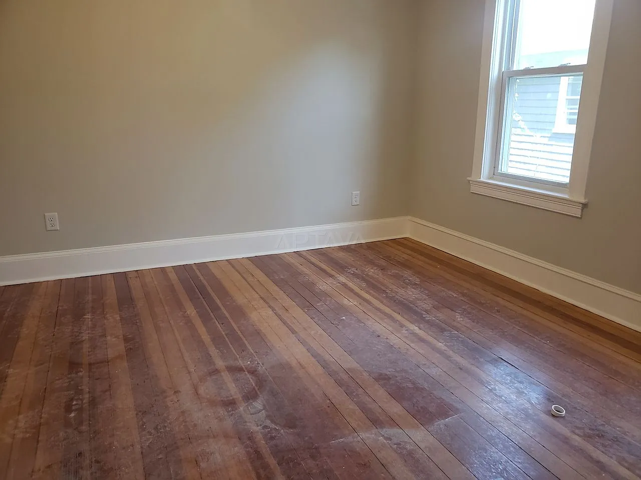 6 bed, $6,500 — Photo 4