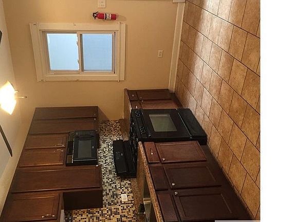 3rd image of 903 N Lockwood Ave