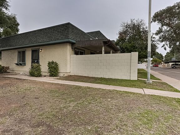 3rd image of 8014 N 32nd Ln