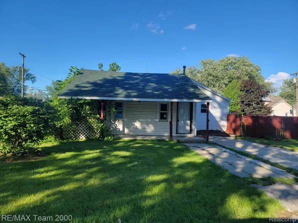 3221 Elmwood St, Monroe, MI 48162