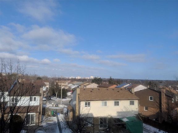 4th image of 1000 Cedarglen Gate #520