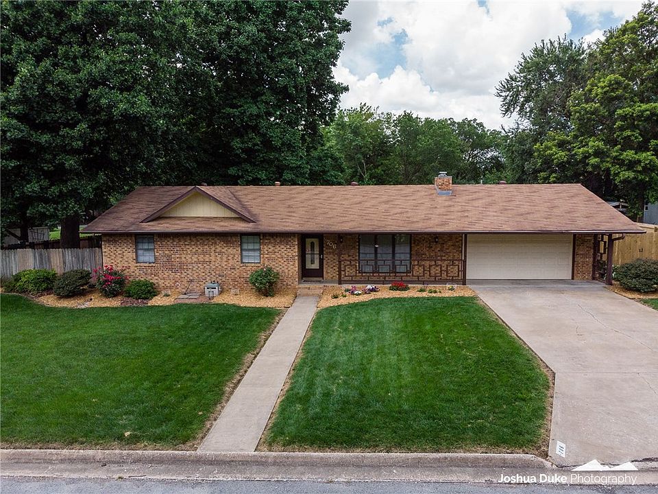 1st image of 706 Valley West Dr